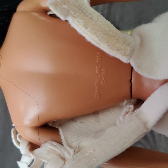 VINTAGE 🍂 Disney 12" Pocahontas Mattel Barbie Doll 1966 - Picture 7 of 7